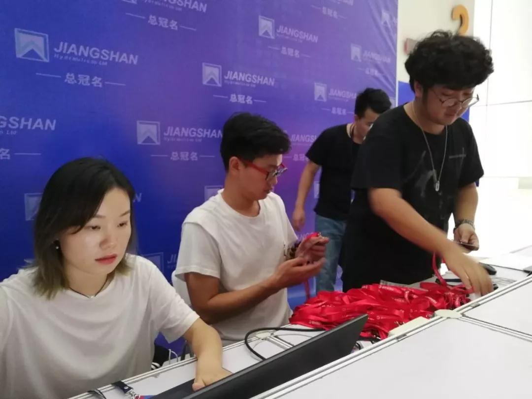 廣州首|屆國際工程機(jī)械配件展現(xiàn)場(chǎng)